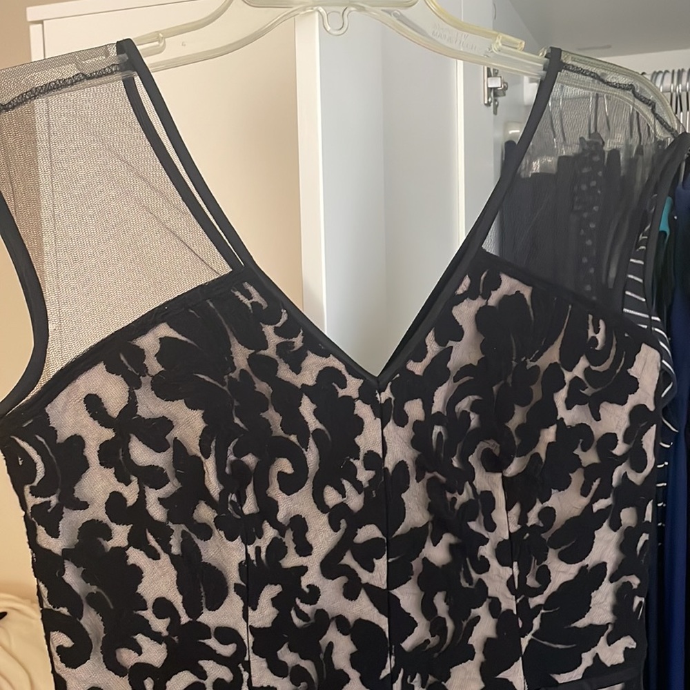 Formal dress - Picture 4 of 8